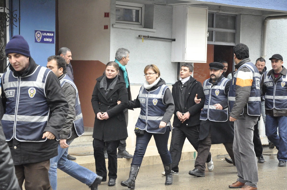 Uyuşturucu Operasyonunda 21 Kişi Tutuklandı