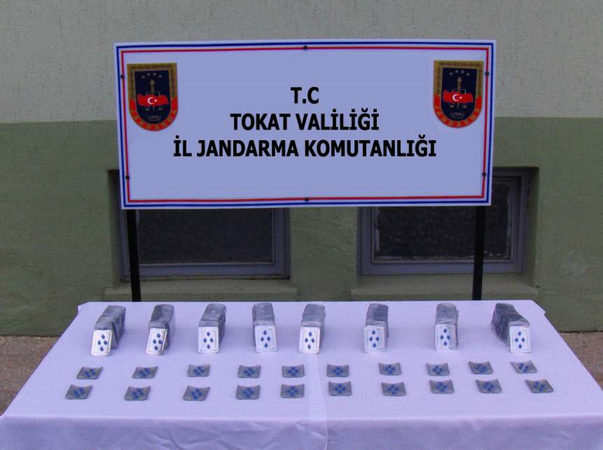 Yolcunun Bagajından Tarihi Eser Çıktı