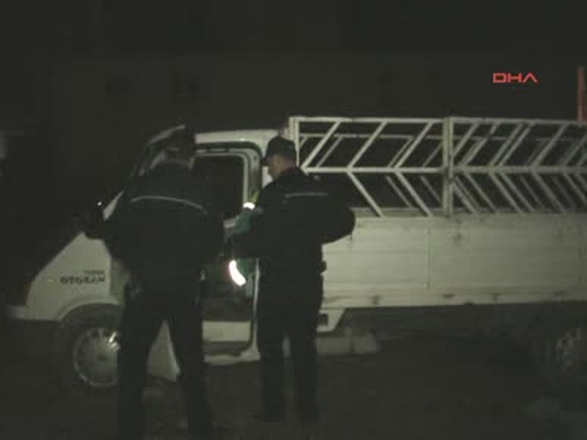 4 Şüpheli Kilit Taşı Çalarken Yakalandı Şanlıurfa\'da, Belediyeye Ait Kilit Taşını Çalmaya...