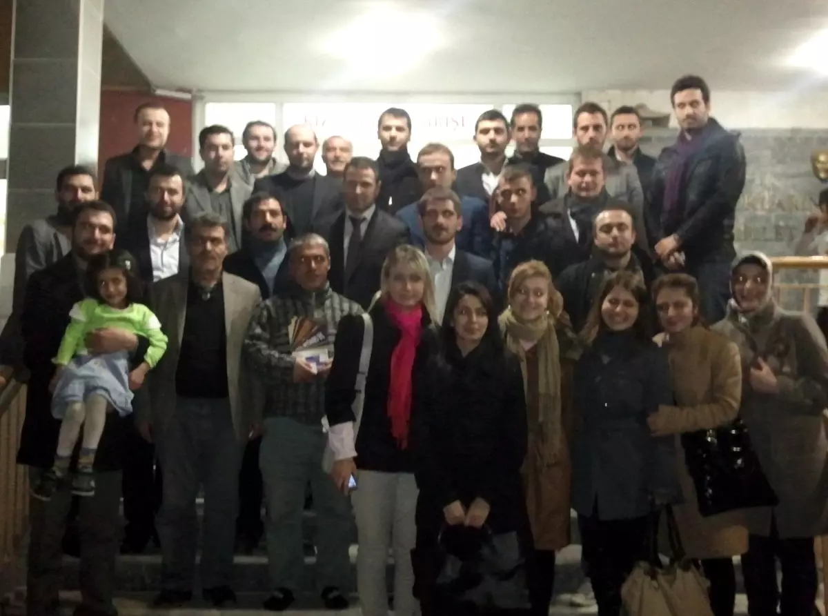 AK Parti\'li Gençlerden Van\'a Yardım Kampanyası