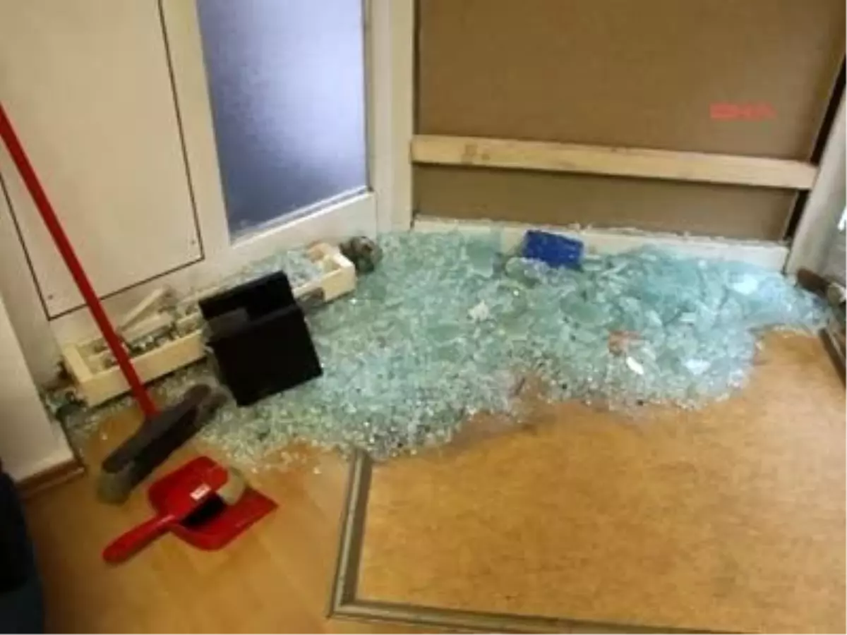 Almanya\'da Türk Lokalleri ve Gazete Bürosuna Molotoflu Saldırı