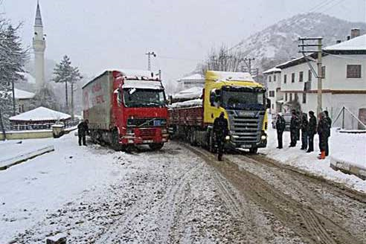 Araç\'ta Kar Yağışı Hayatı Olumsuz Etkiledi