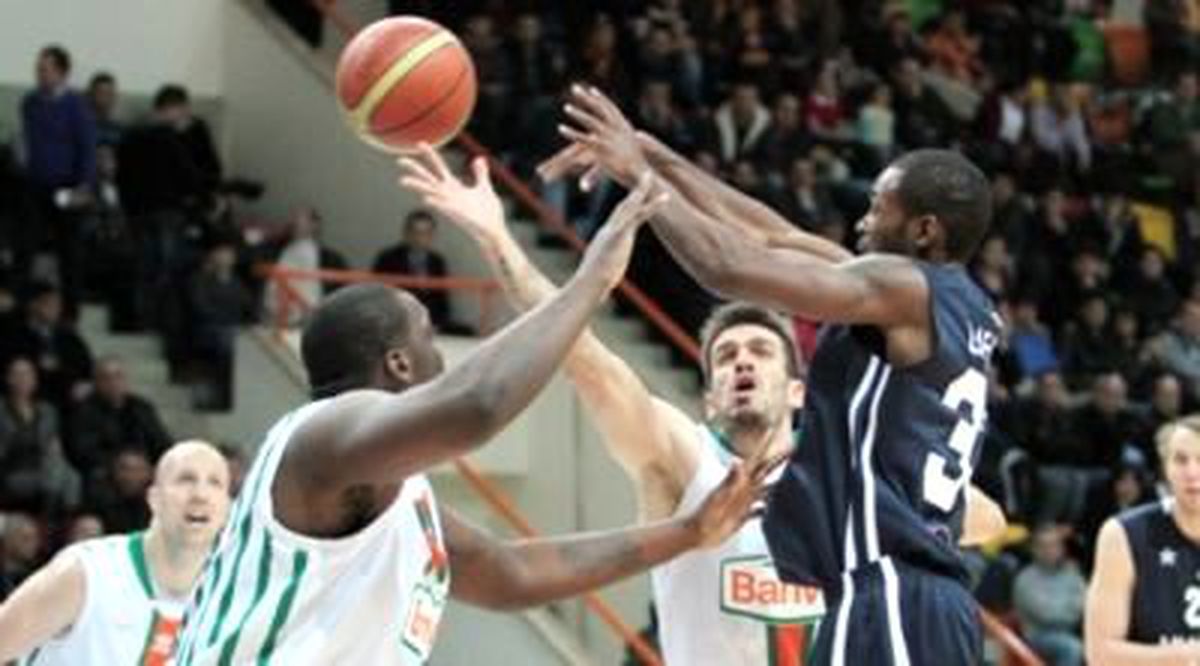 Banvit-Anadolu Efes: 76-67