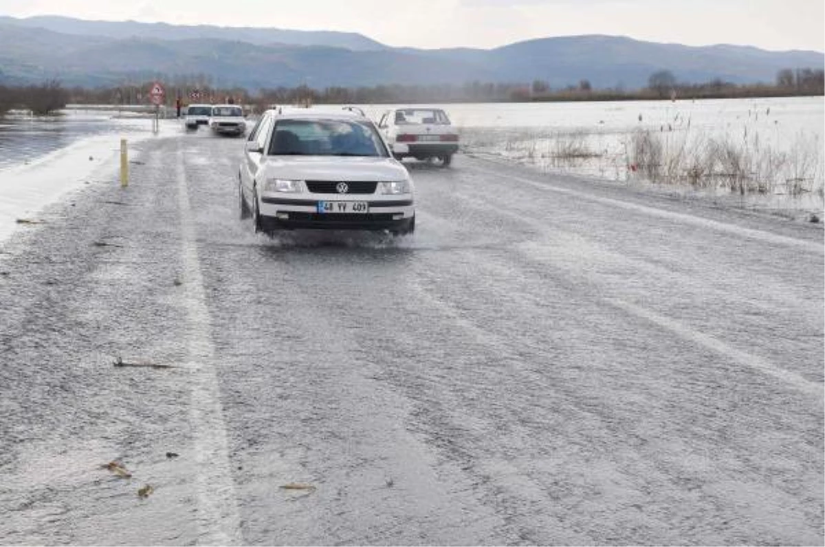 Baraj Kapakları Açıldı, Ekili Araziler Göle Döndü