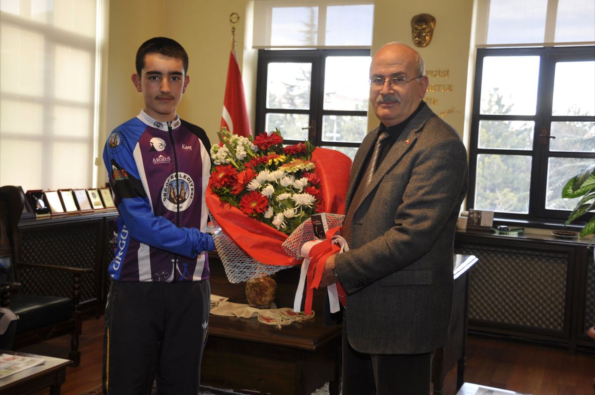 Başarılı Sporculardan Başkan Yıldız\'a Teşekkür Ziyareti