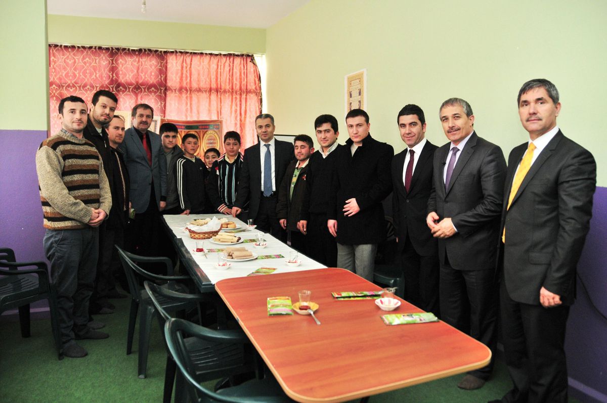 Başkan Uzun, Gürpınar\'da Ziyaretlerde Bulundu