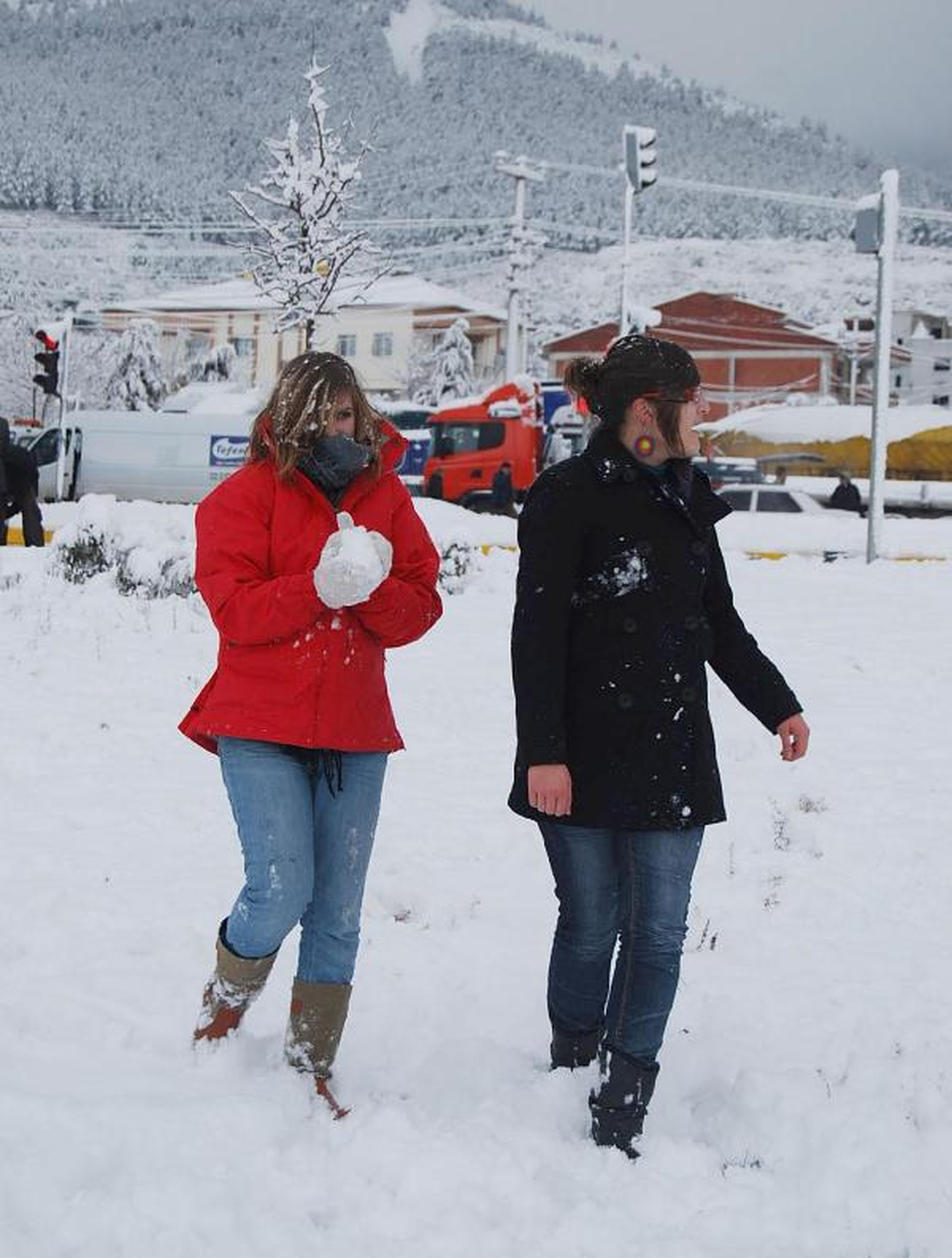 Cankurtaran'da Kar Sürücülere Çile, Turiste Eğlence