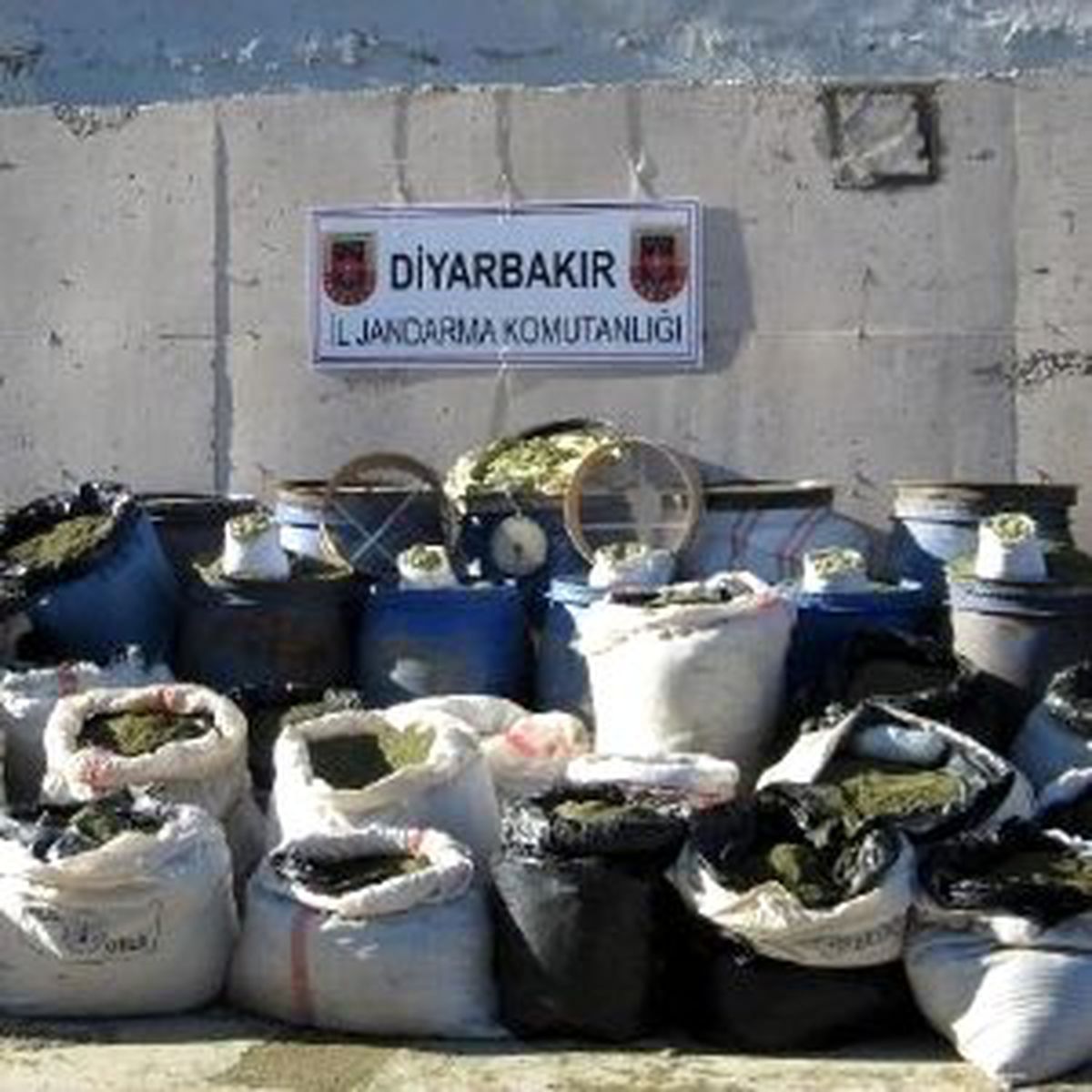 Diyarbakır\'da Uyuşturucu Operasyonu
