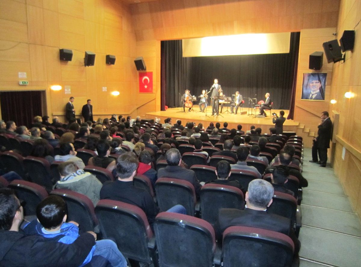 Diyarbakır Devlet Klasik Türk Müziği Korosu'ndan Siirt'te Konser