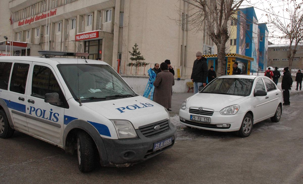 Erzurum\'da Taksi Durağı Kurşunlandı