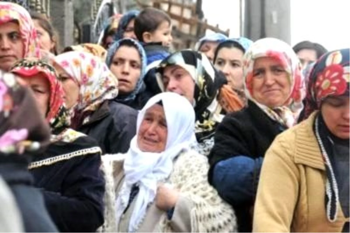 Gelin ve Kaynana Evlerinde Boğazları Kesilerek Öldürüldü (2)