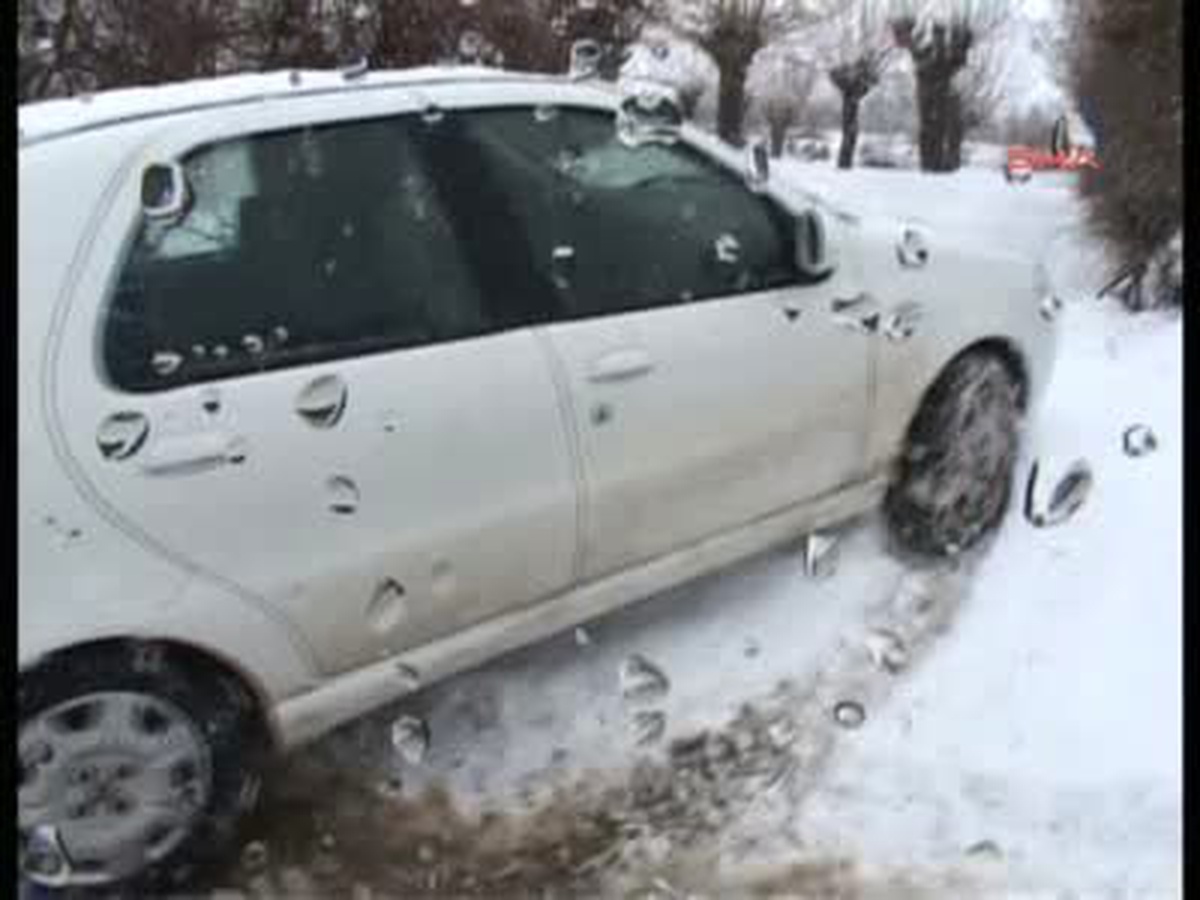 Hamile Kadın 4 Saat Süren Yol Açma Çalışması Sonrası Hastaneye Götürülebildi