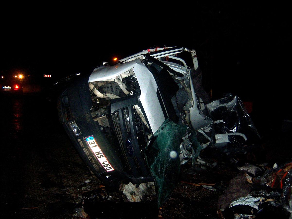 Hatay\'da Trafik Kazası: 1 Ölü, 1 Yaralı