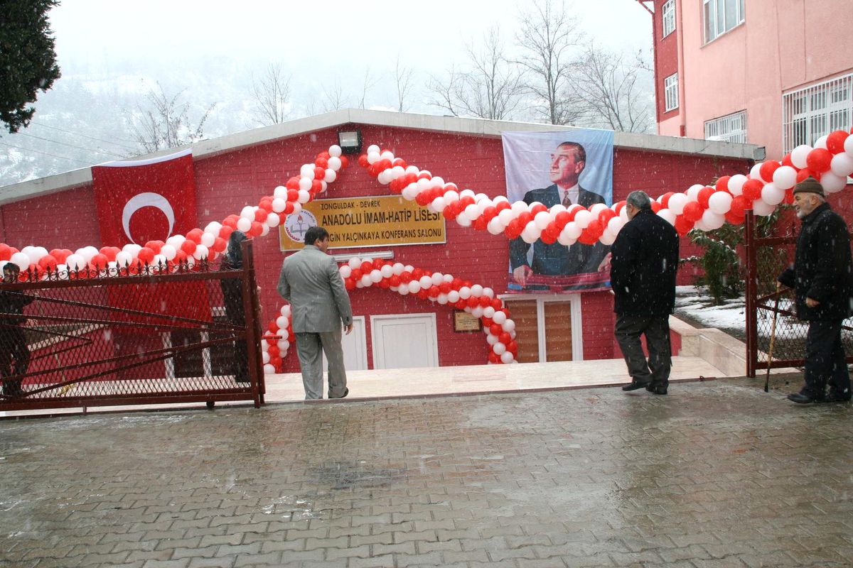 Hayırsever Vatandaş Oğlunun Adını Yaptırdığı Salonda Yaşatacak
