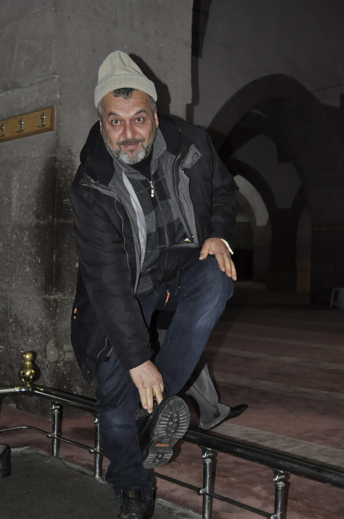 Hırsızlar \'Mübarek Gün\' Dinlemedi