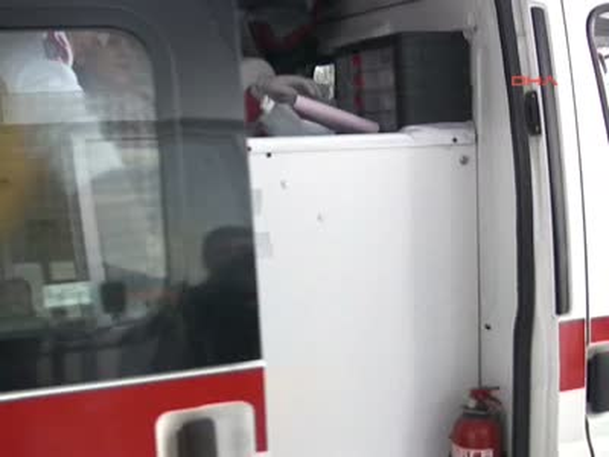İnşaat İşçisinin Mengeneye Kaptırdığı 4 Parmağı Koptu