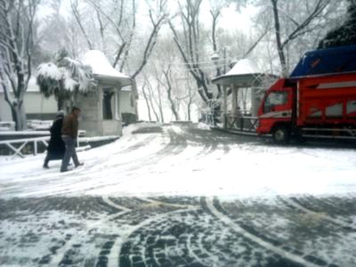 İstanbul\'da Kar Başladı