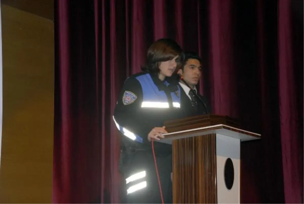 Kadın Polis, Bakan Şimşek\'i Kürtçe Konuşmayla Karşıladı