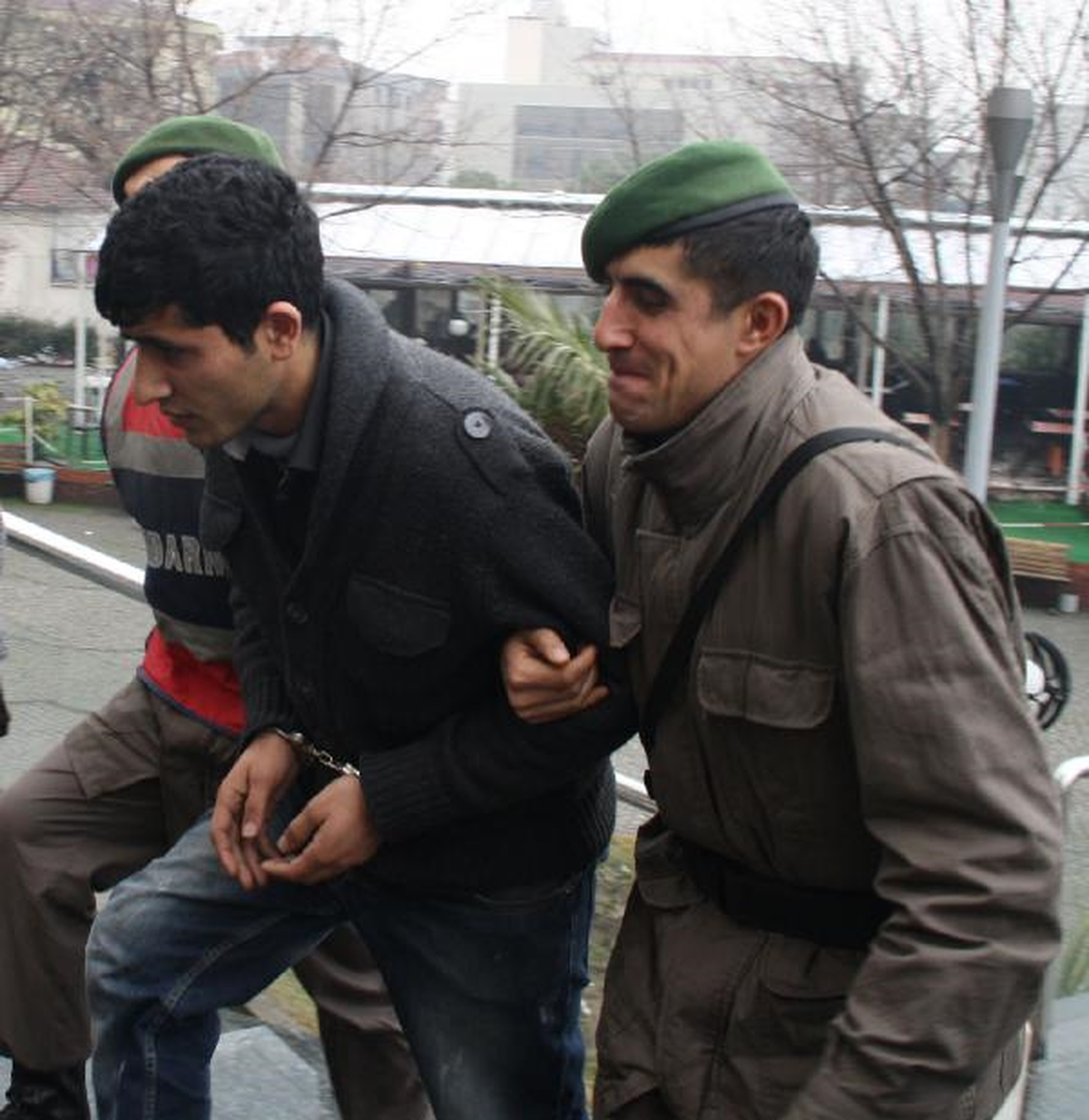 Kapkaççı Eksik Ön Dişi Sayesinde Yakalandı