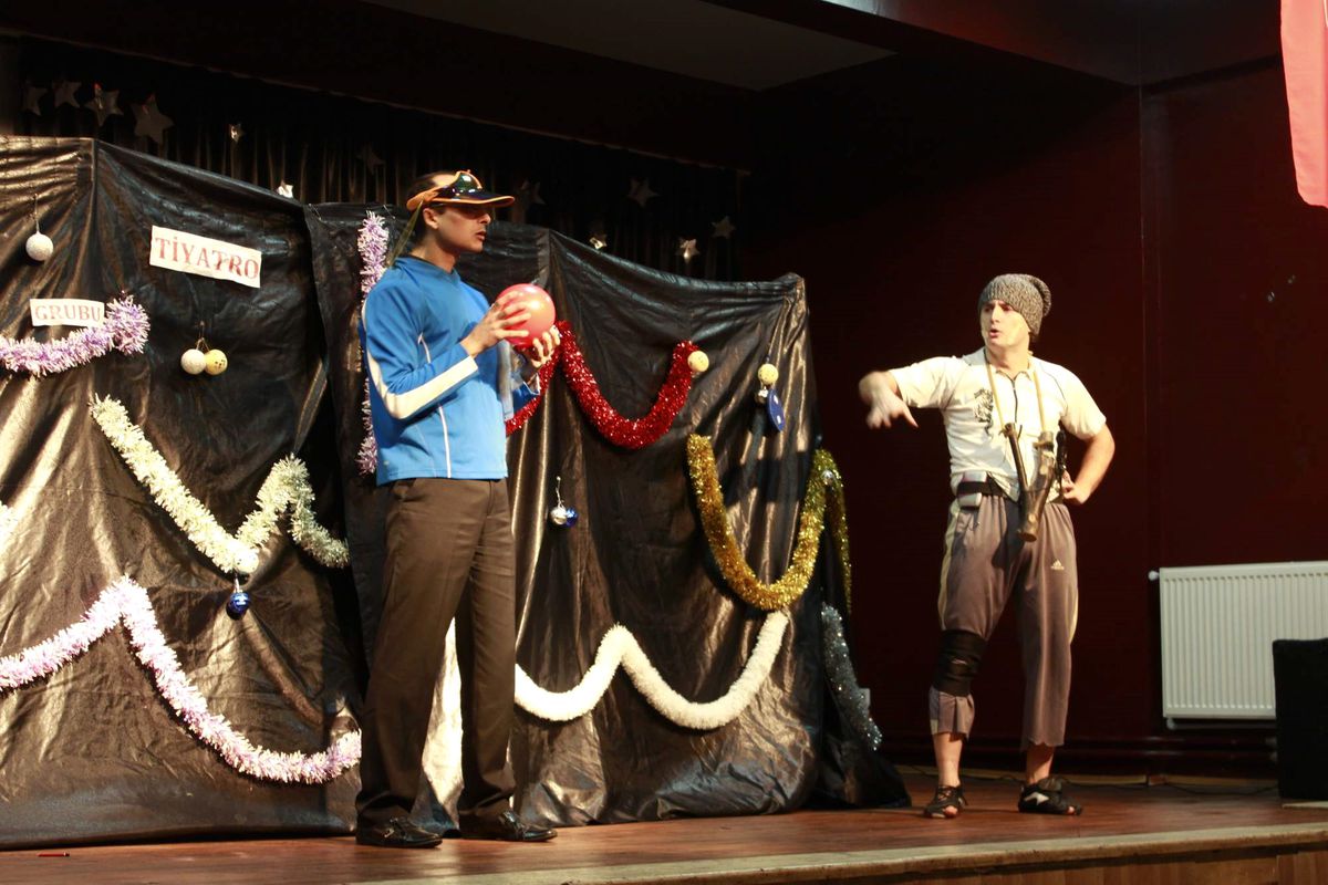Karamürsel\'de Tiyatro Keyfi