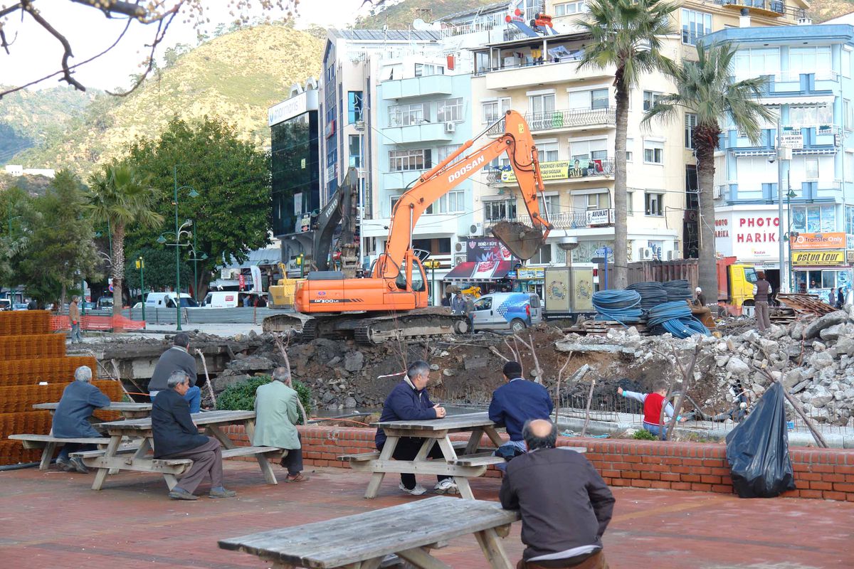 Marmaris\'te Alt ve Üst Yapı Çalışmaları Devam Ediyor