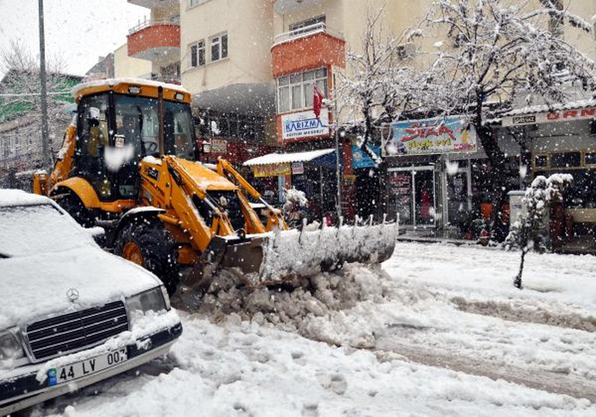 Niğde ve İslahiye\'de Okullara Kar Tatili