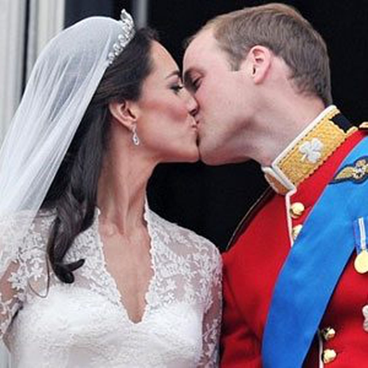 Prens William ile Kate Bebekleri Satışta