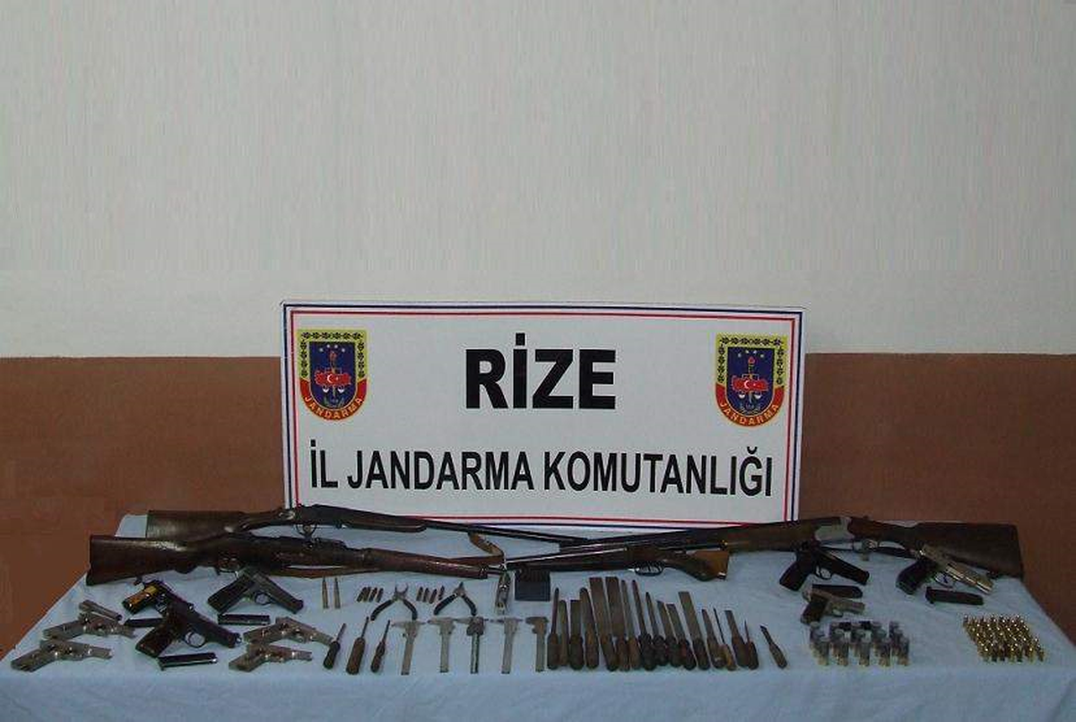 Rize\'de Silah Kaçakçılığı Suçuna Tutuklama