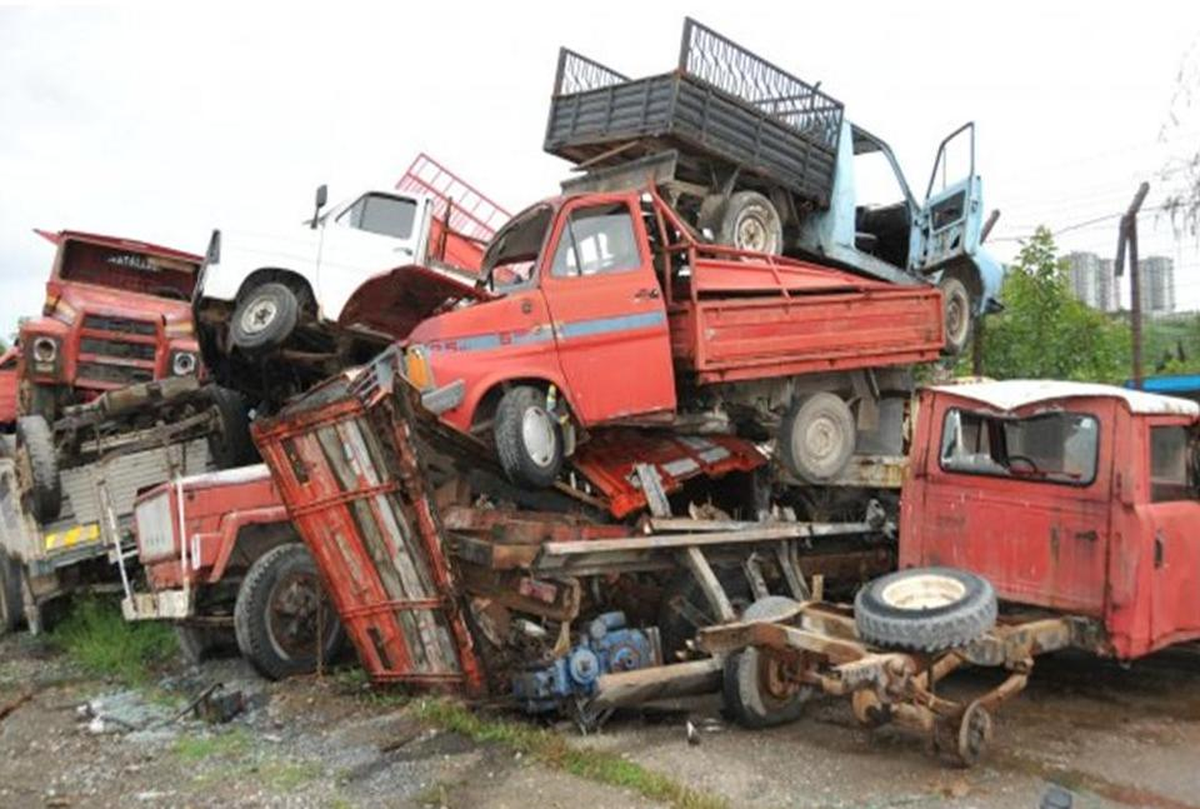 Sakarya\'da Hurda Motorlu Araçlar Ekonomiye Geri Kazandırıldı