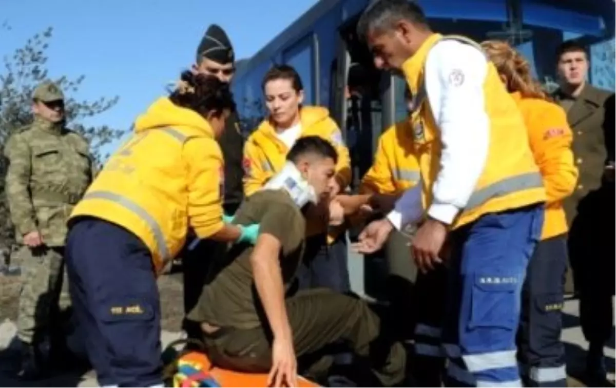 Tokat\'ta Askeri Araç Devrildi: 6 Yaralı