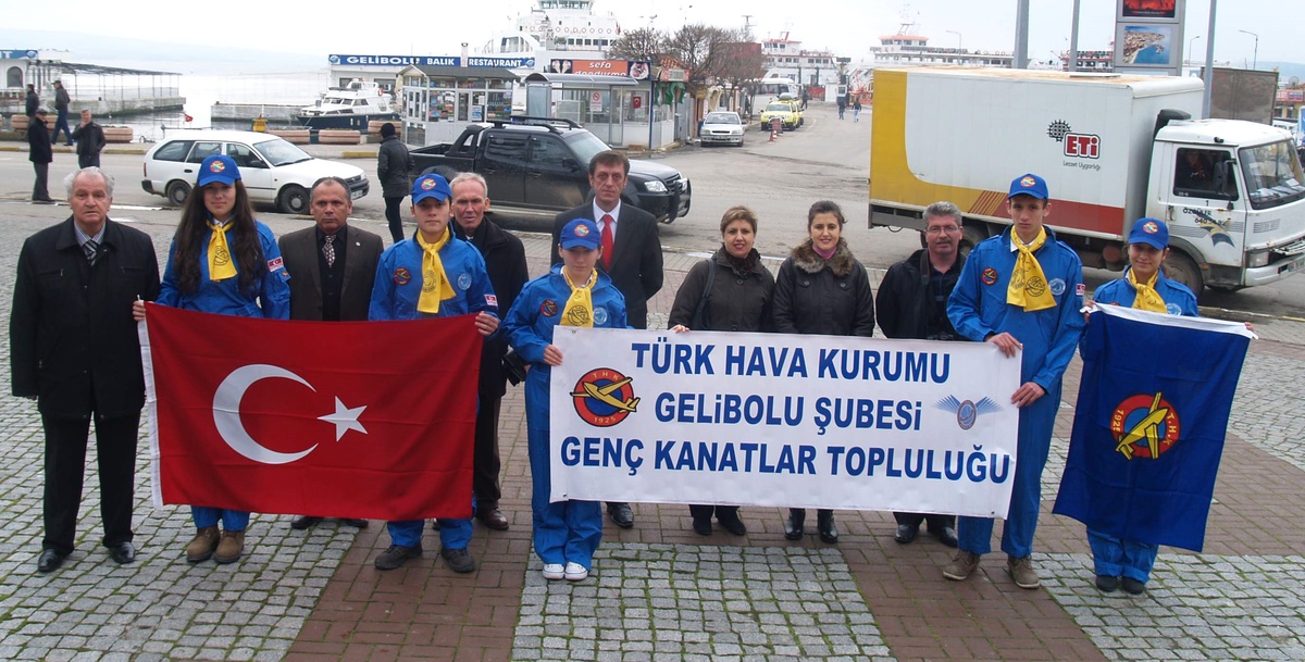 Türk Hava Kurumu\'nun Kuruluş Yıldönümü Gelibolu\'da Kutlandı