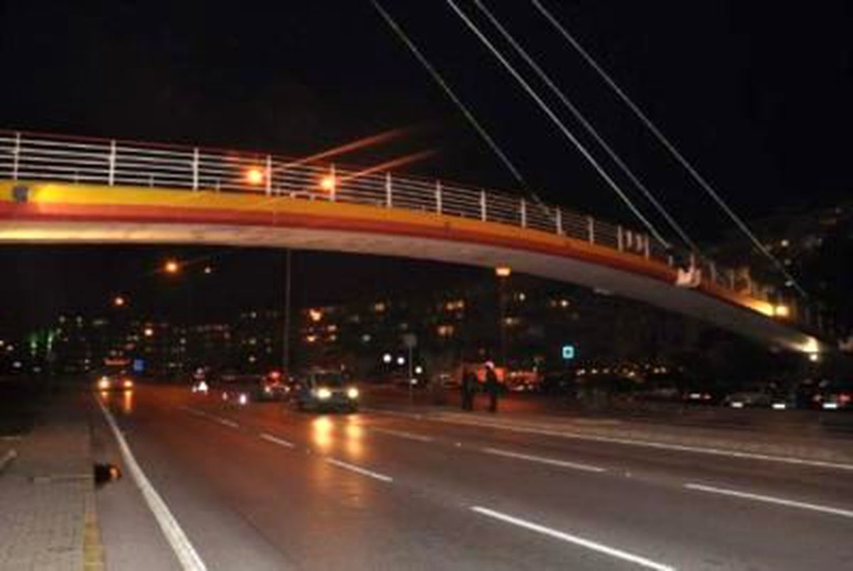 Üst Geçitten Yola Atlayıp Ölmek İstedi