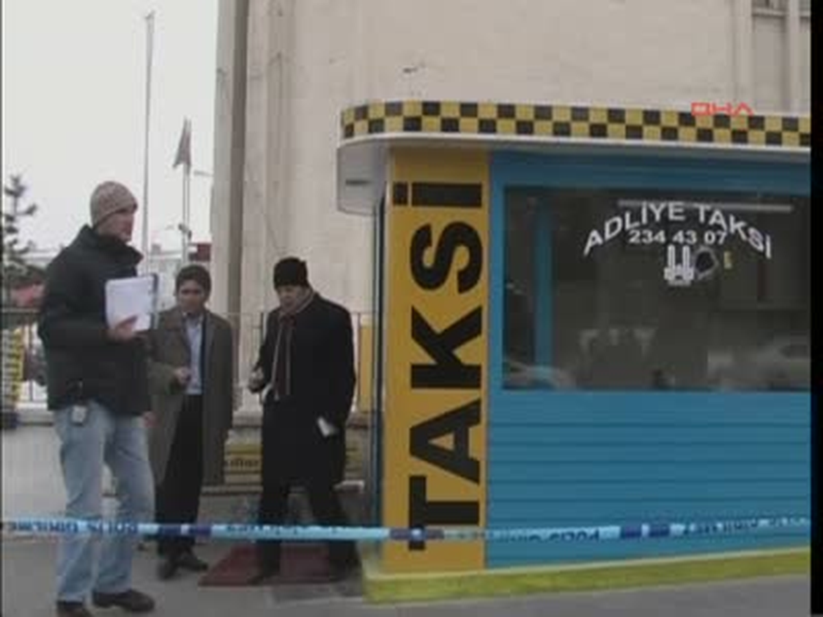 Valililik ve Adliyeye Yakın Taksi Durağı Kurşunlandı
