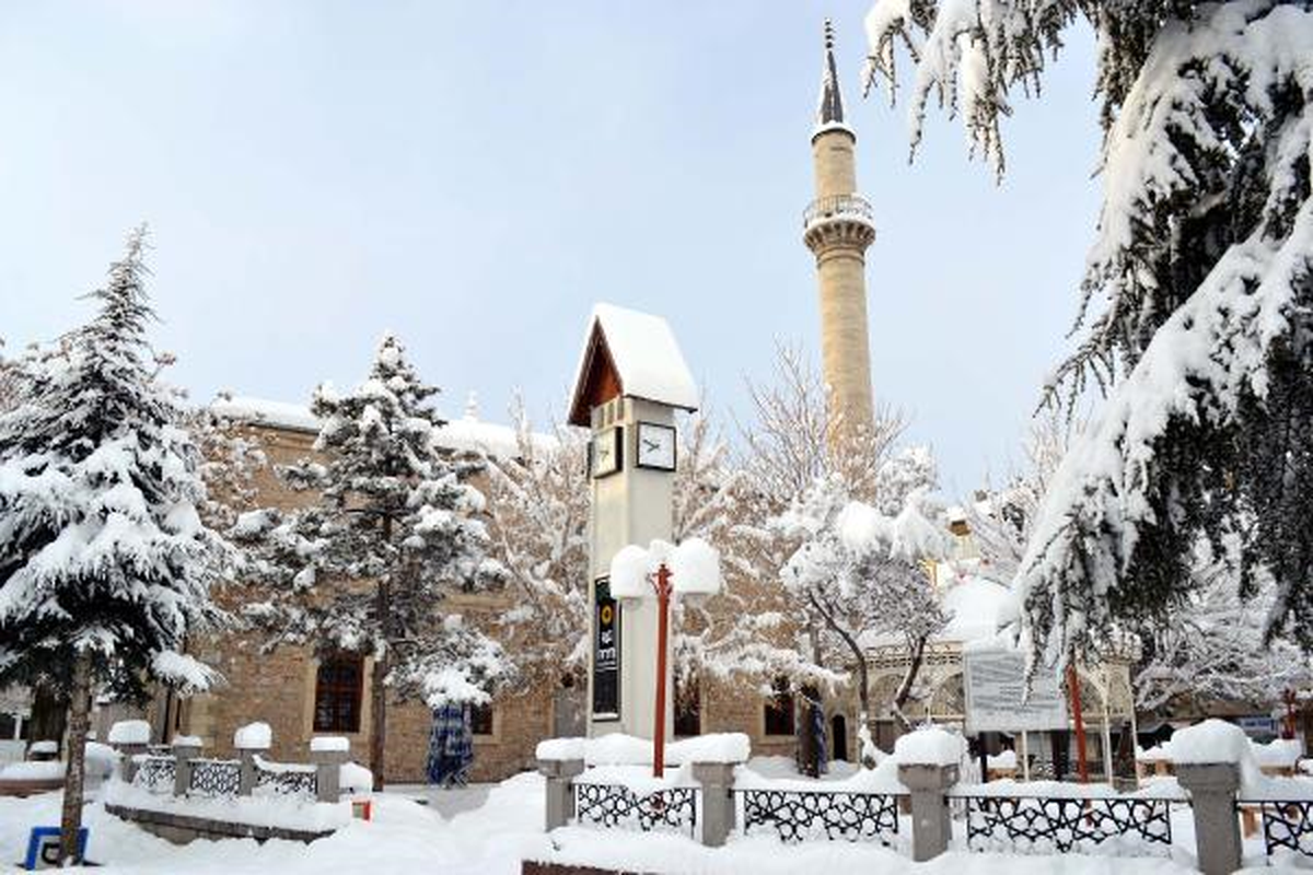 Yalvaç\'ta Okullara Kar Tatili