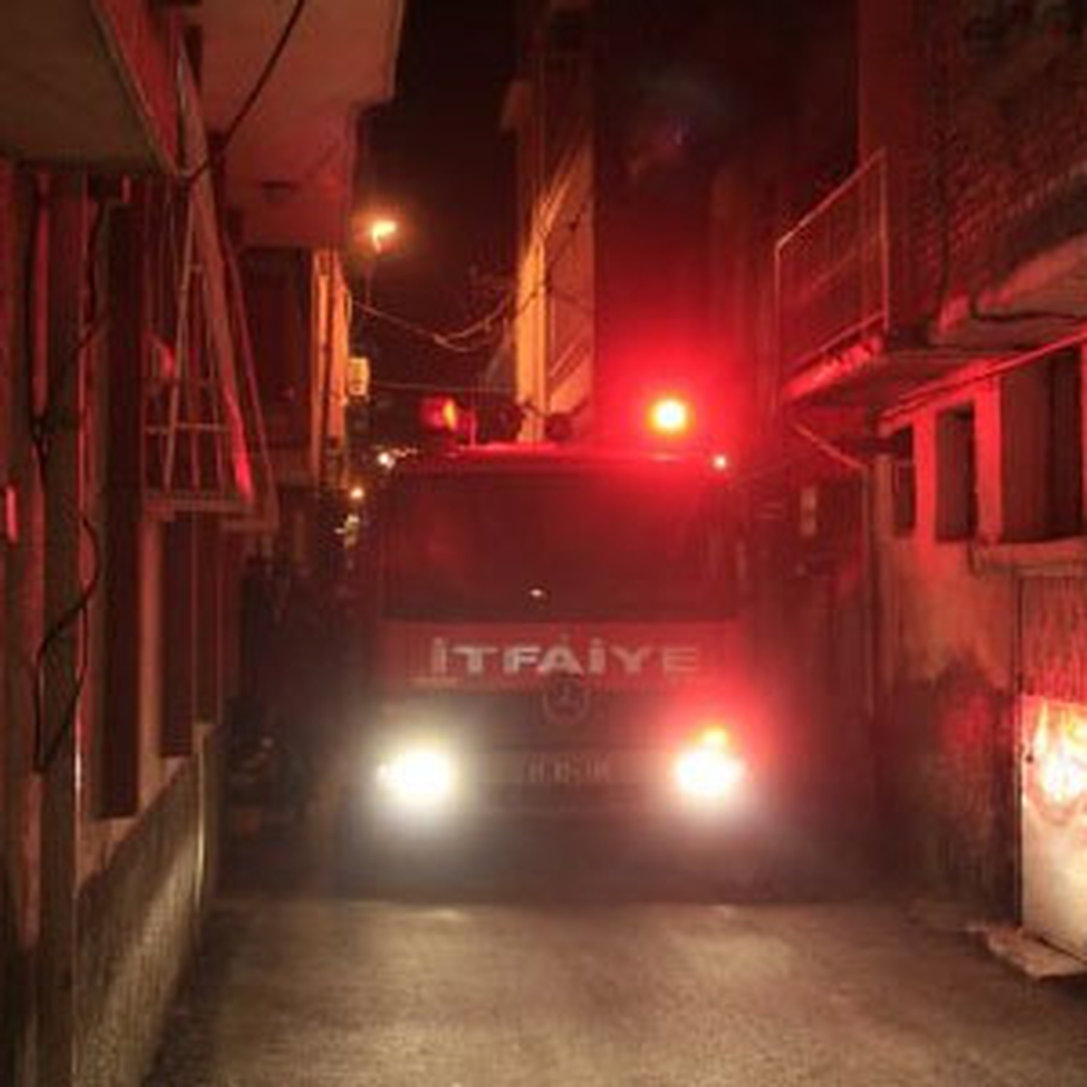Ailesinden Para Alamadığı İçin Ev Yakan Genç Yakalandı