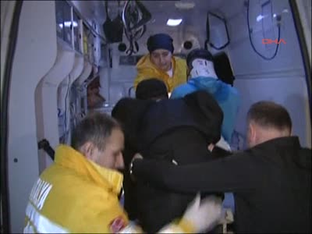 Libyalı Askerler Düğünde Taşkınlık Çıkartıp, Davetlileri Salona Kilitledi