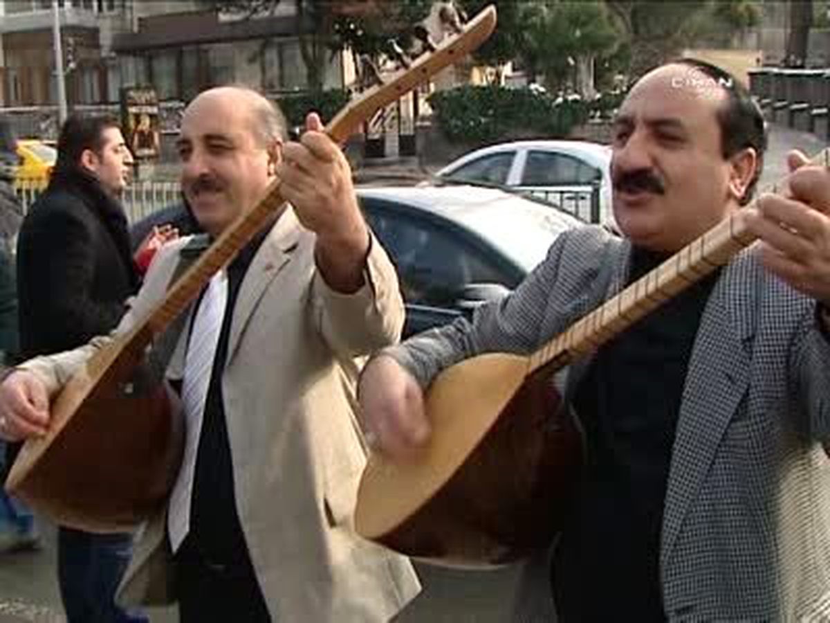 Başbakan Erdoğan\'a Sazlı Sözlü Geçmiş Olsun Ziyareti