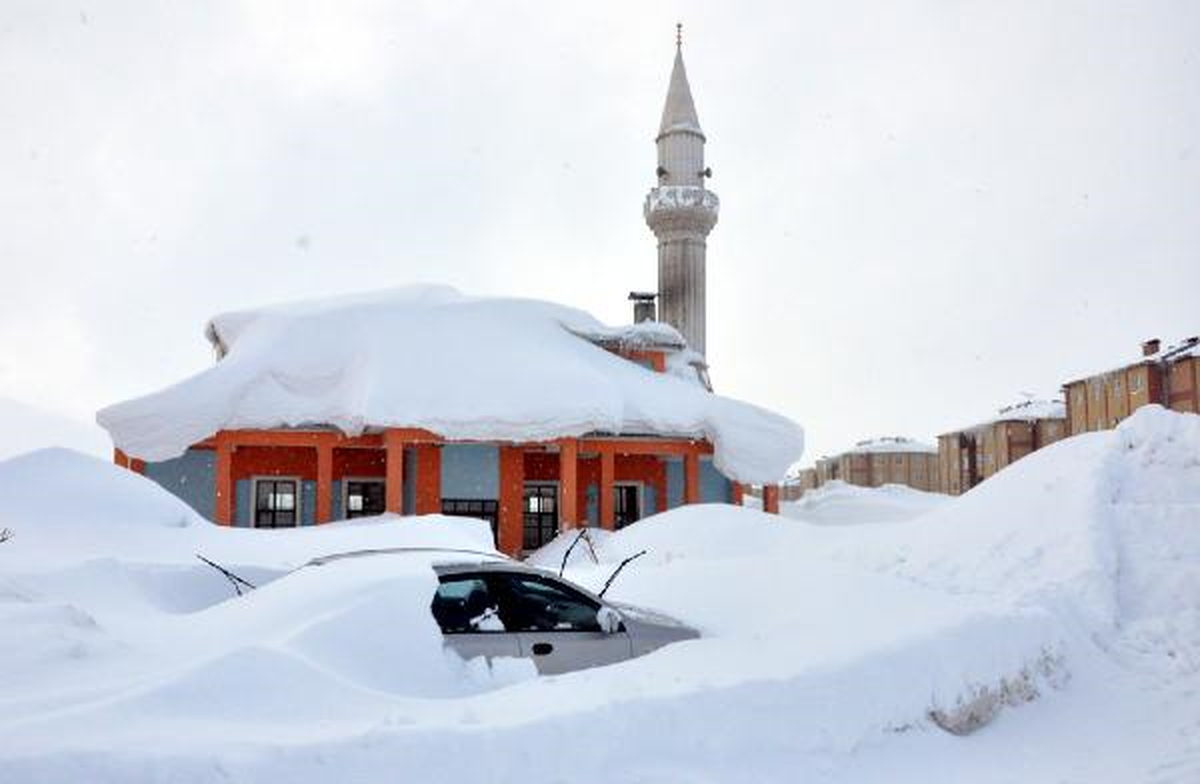 Bitlis\'te 137 Köy Yolu Kardan Kapandı