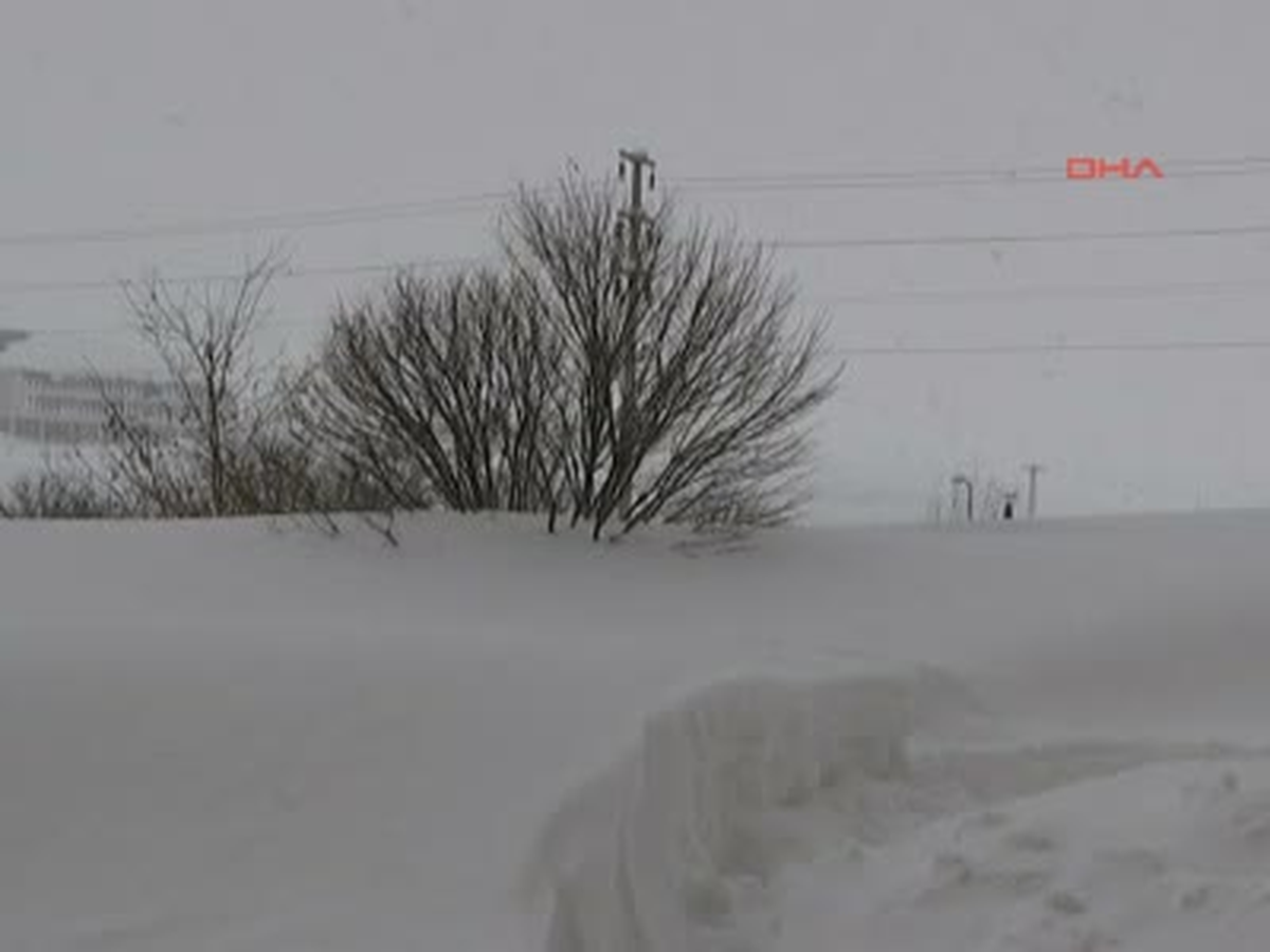 Bitlis\'te Kar Yağışı Devam Ediyor