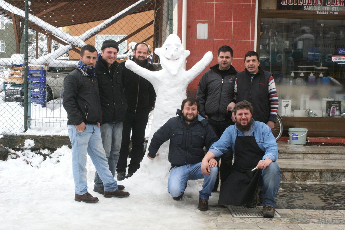 Düzce\'de Esnaftan Kardan Adam