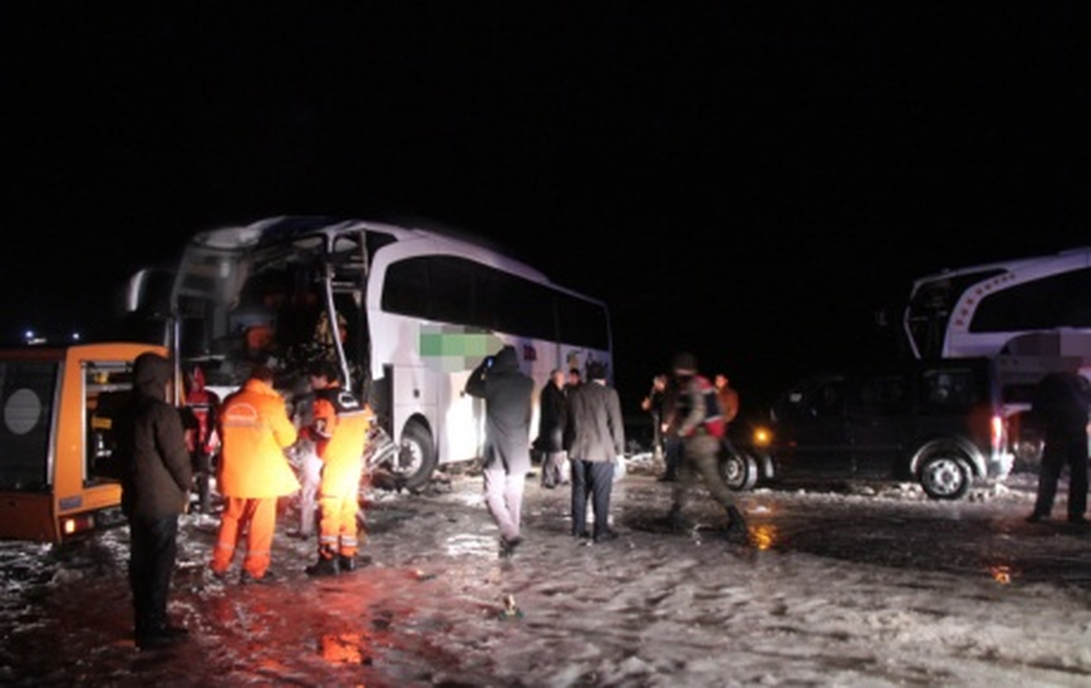 Erzincan\'da İki Yolcu Otobüsü Çarpıştı