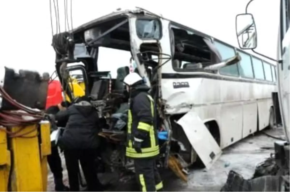 Eskişehir'de Zincirleme Trafik Kazası