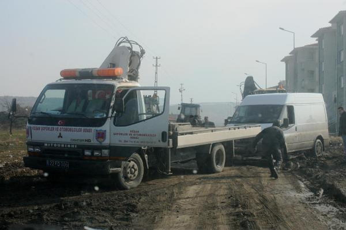Keşan\'da Kaçakların Avrupa Hayali Çamura Saplandı