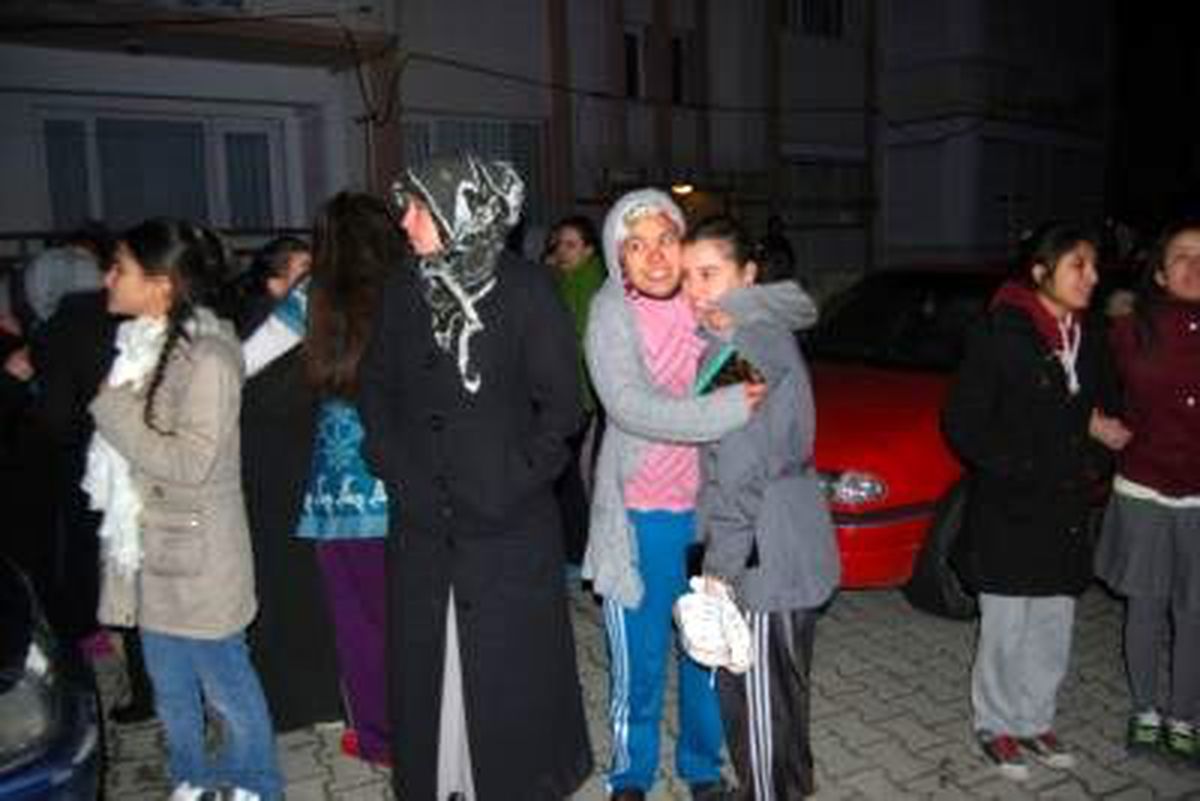 Kız Öğrenci Yurdunda Yangın Paniği