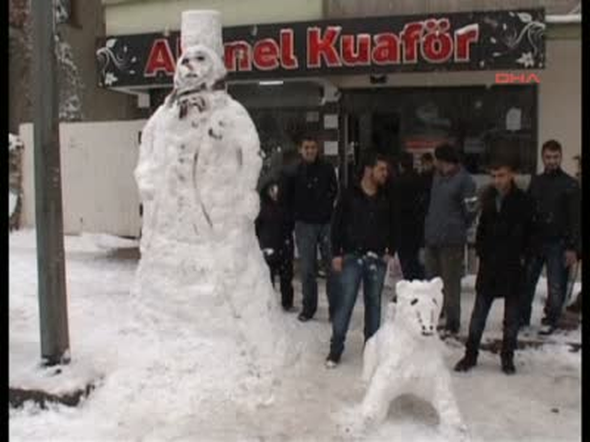 Beyaz Esareti Eğlenceye Çevirdiler