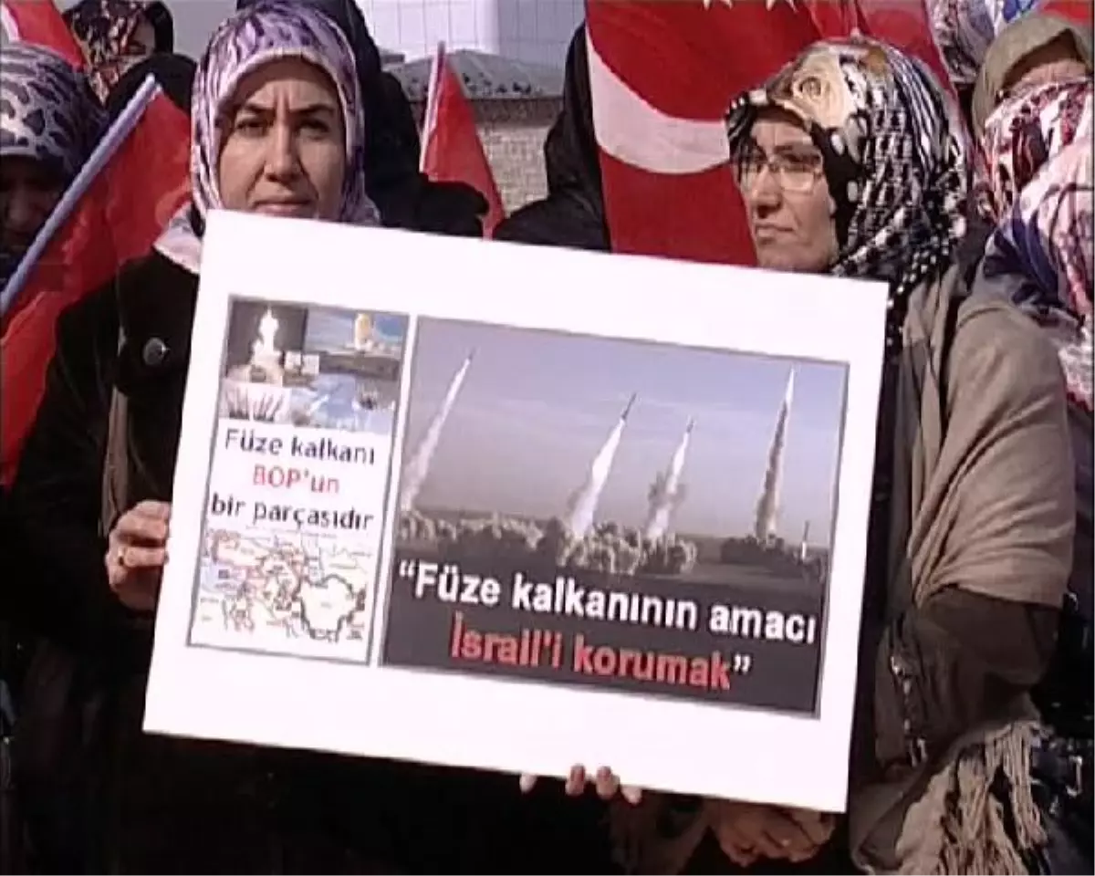 Saadet Partili Kadınlardan NATO Protestosu