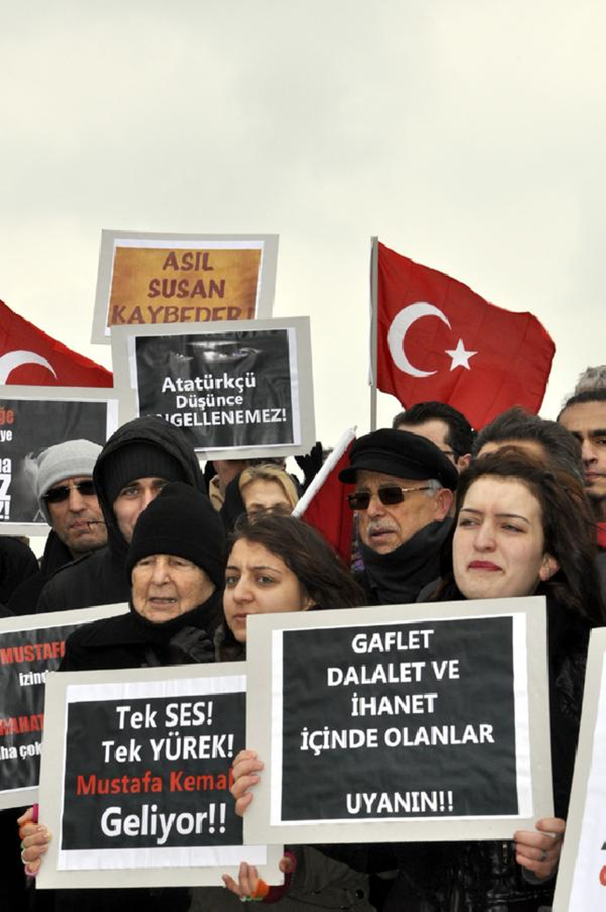 Samsun\'da Hükümete Gençliğe Hitabe Tepkisi