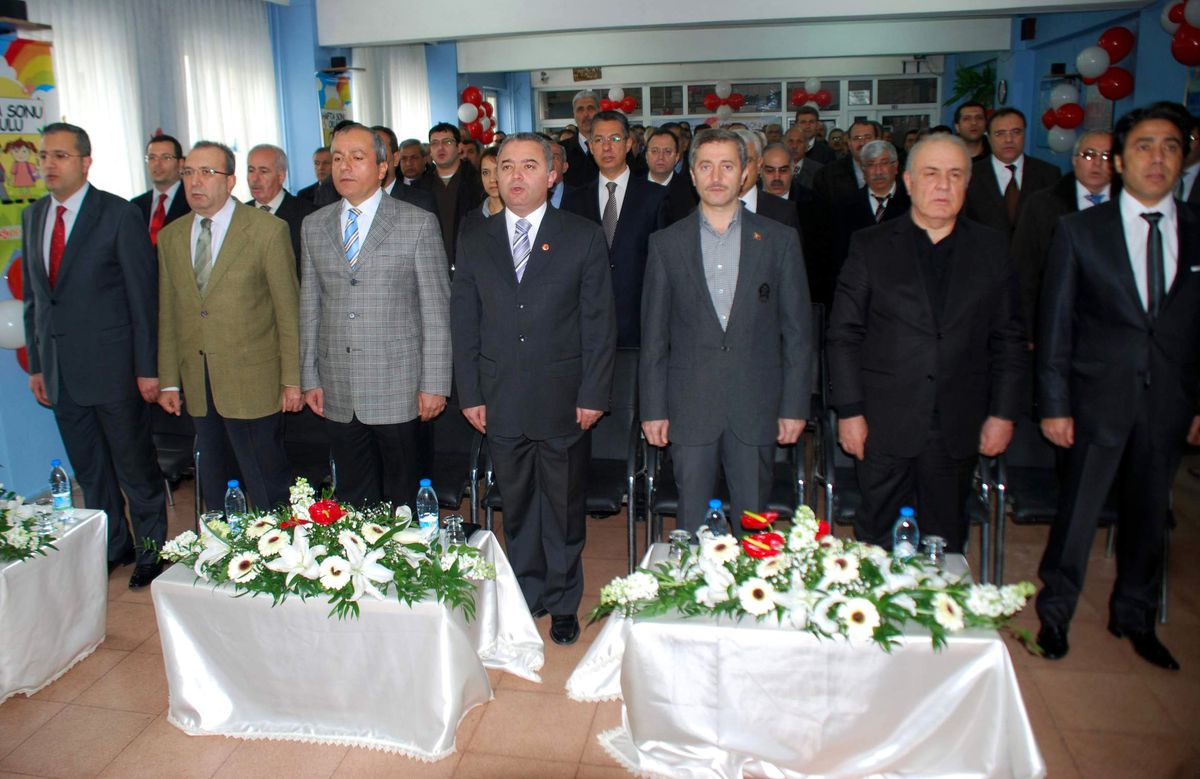 Türkiye'de Bir İlk Olan 'Hafta Sonu Okulu'Nda İlk Ders Başladı