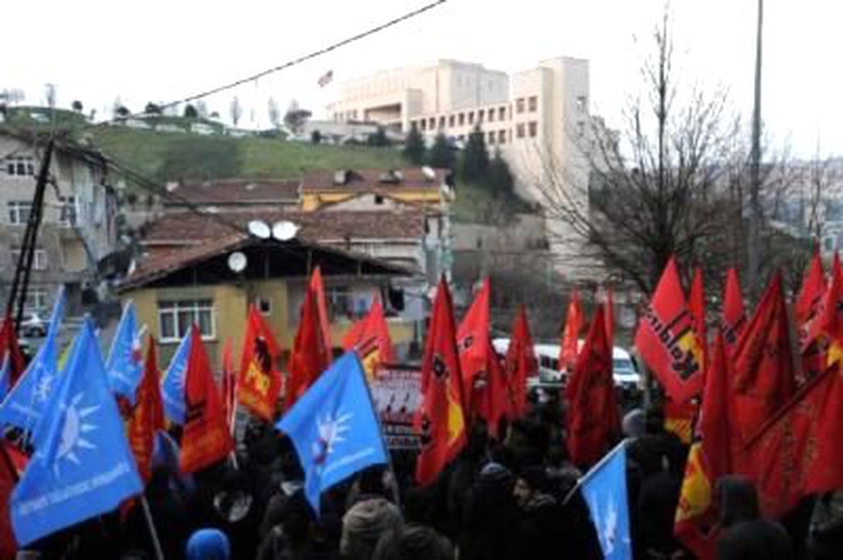 Türkiye\'nin NATO\'ya Katılışının Yıl Dönümünde Protesto Gösterisi