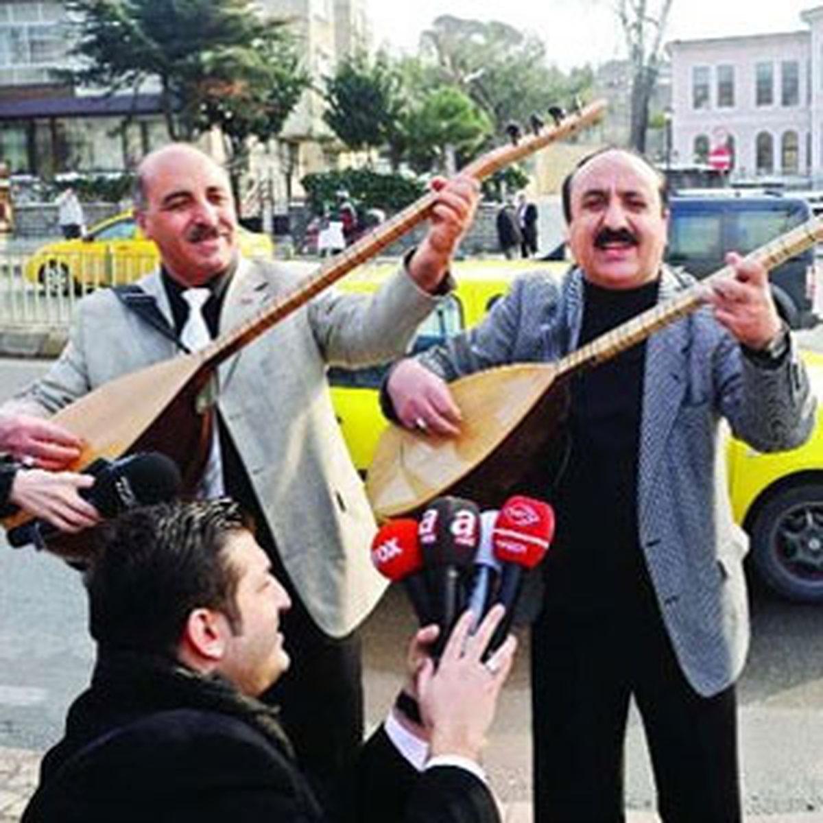 Türkü ile Geçmiş Olsun Dediler